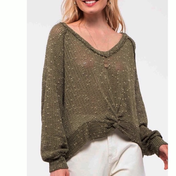 BLU PEPPER MEDIUM OPEN KNIT HI LO TOP NWT - Picture 2 of 6